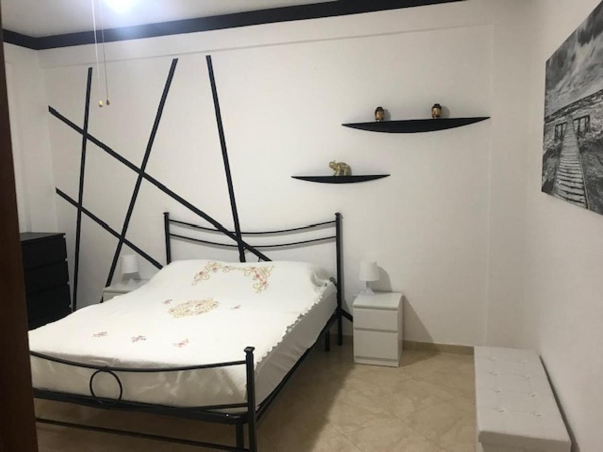Appartamento 60 Mq A 800 Mt Dalla Spiaggia Capaci Bagian luar foto